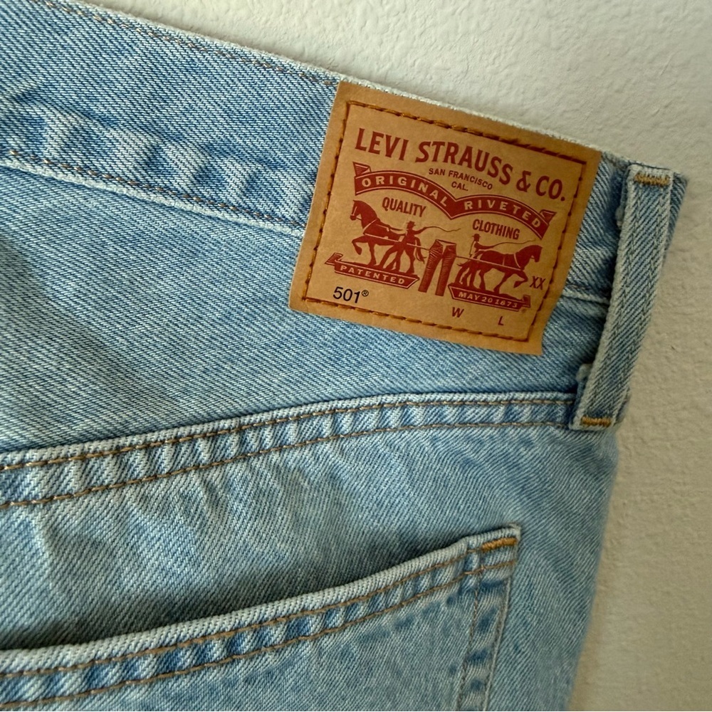 Levi’s 501 Light Blue Denim Shorts with Floral Embroidery Jorts - Picture 4 of 7